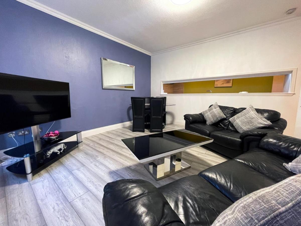 Recently Refurbished Two Bedroom Apartment, Central Location! Glasgow Exterior foto