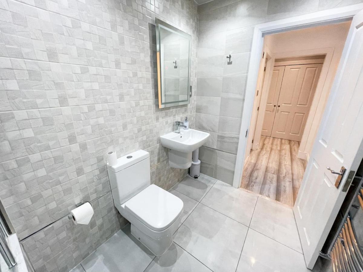 Recently Refurbished Two Bedroom Apartment, Central Location! Glasgow Exterior foto