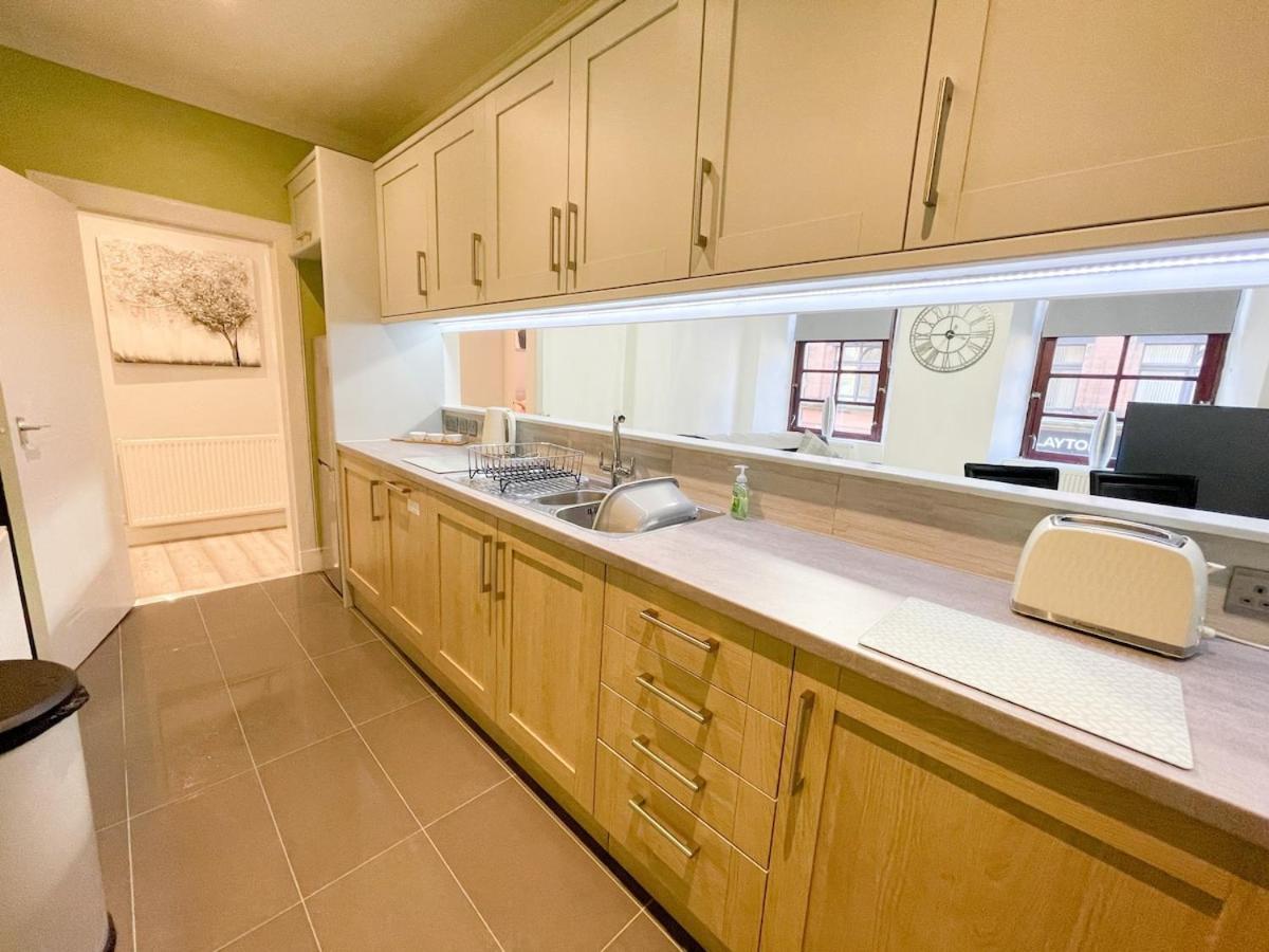 Recently Refurbished Two Bedroom Apartment, Central Location! Glasgow Exterior foto